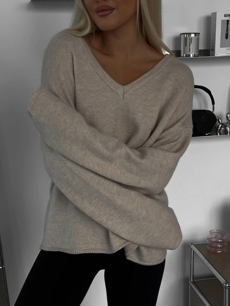 Джемпер свободного кроя 