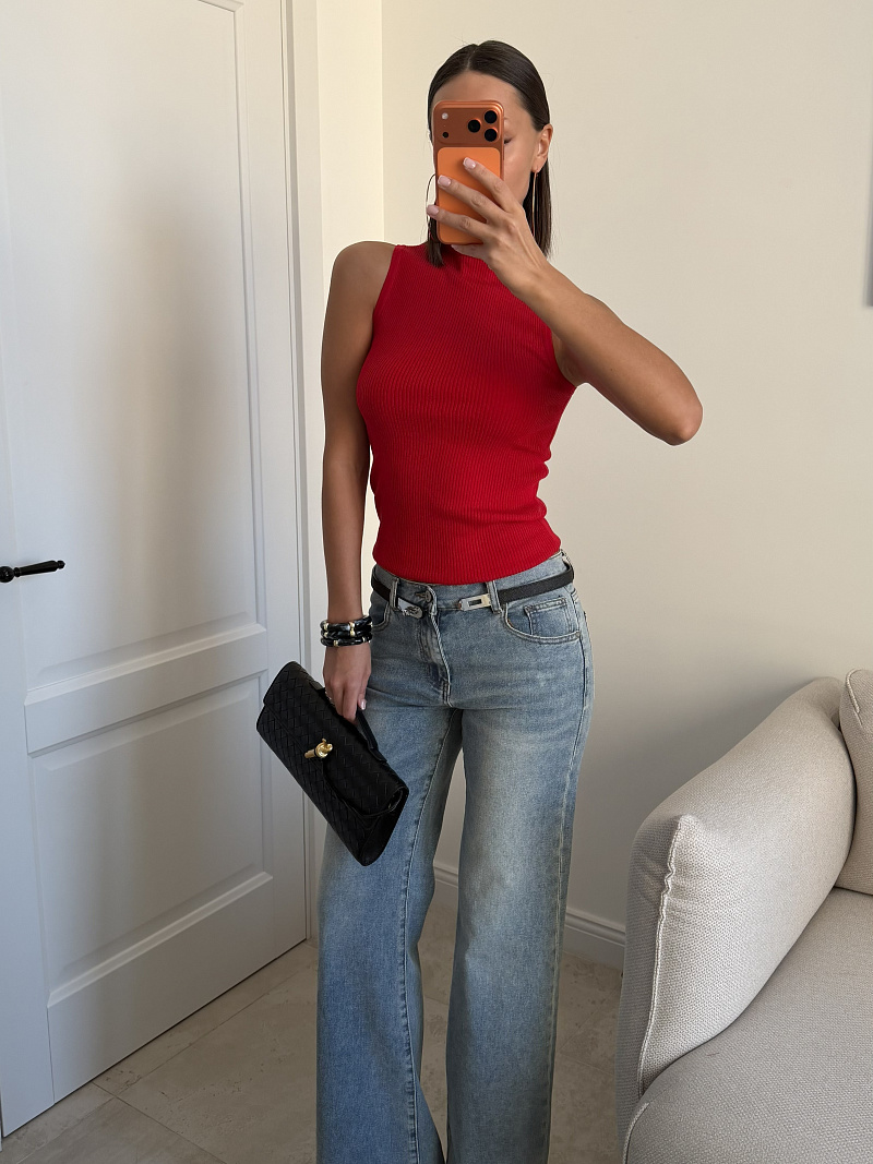 Топ с высоким воротником