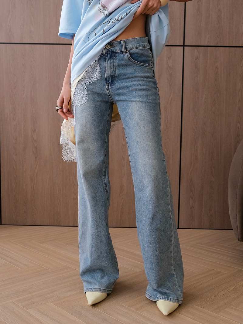 Джинсы клеш